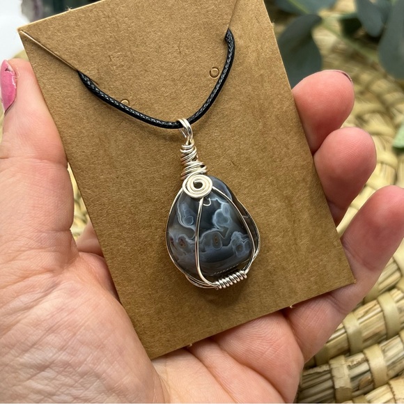 Botswana Agate Wire Wrapped Crystal Tumble Necklace - Picture 4 of 5